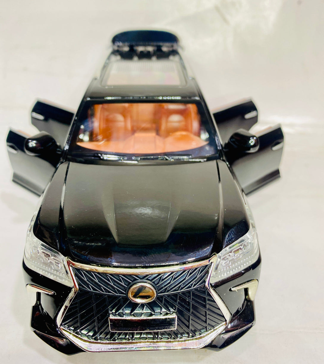 1:24 LEXUS LX570 ALLOY DIECAST MODEL Light And Sound - Trendytoys