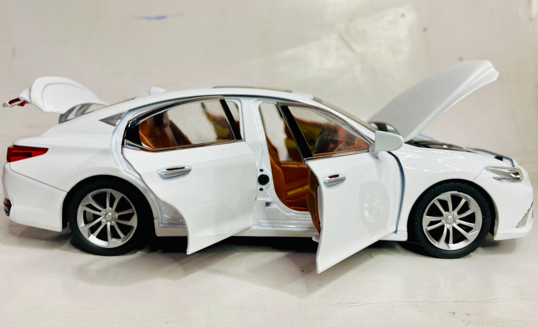 1:24 Toyota Lexus Es300 Die Cast Metal Model Car with Light and Sound - Trendytoys