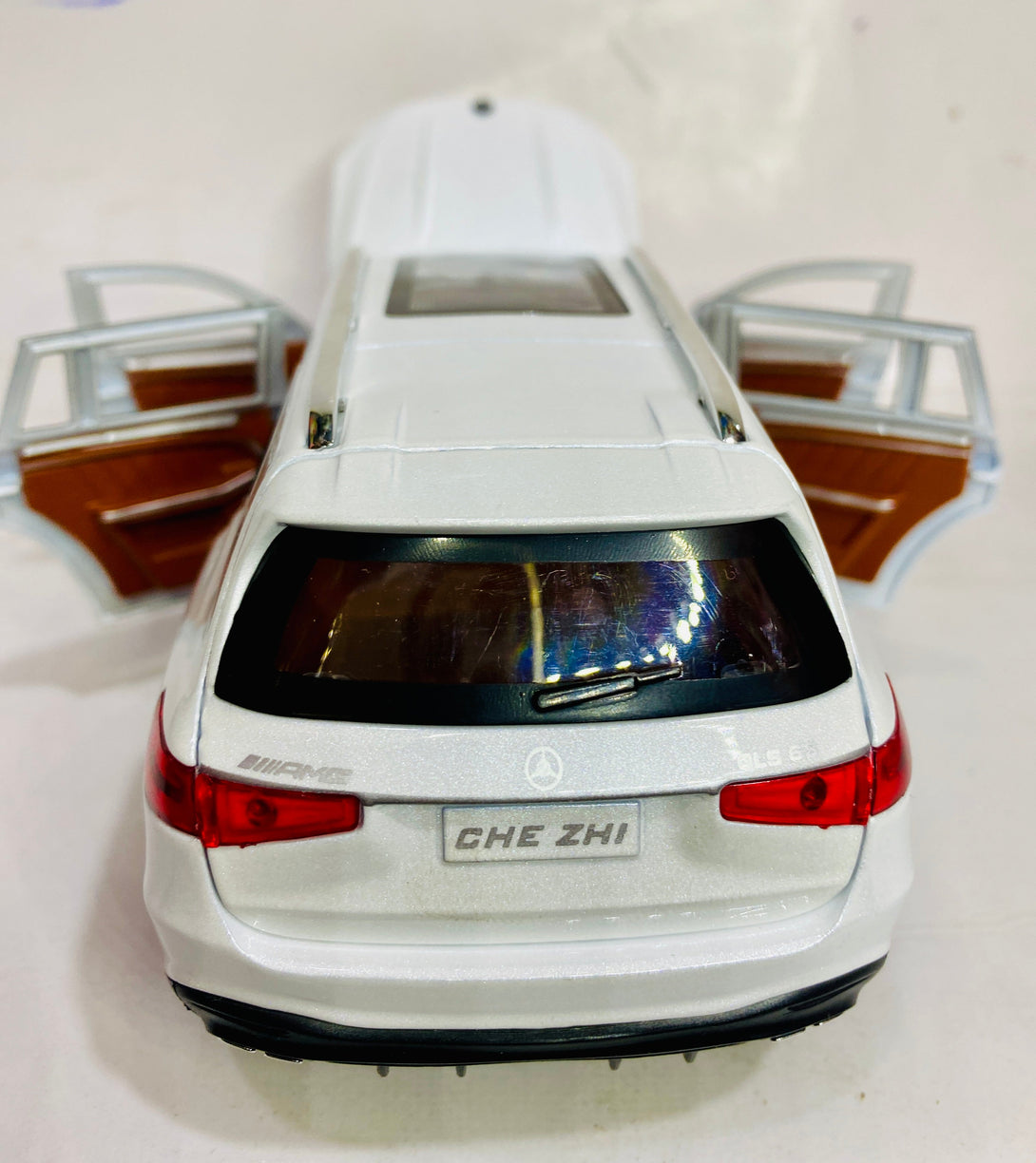 1:24 Mercedes Benz AMG GLS63 DIECAST MODEL - Trendytoys