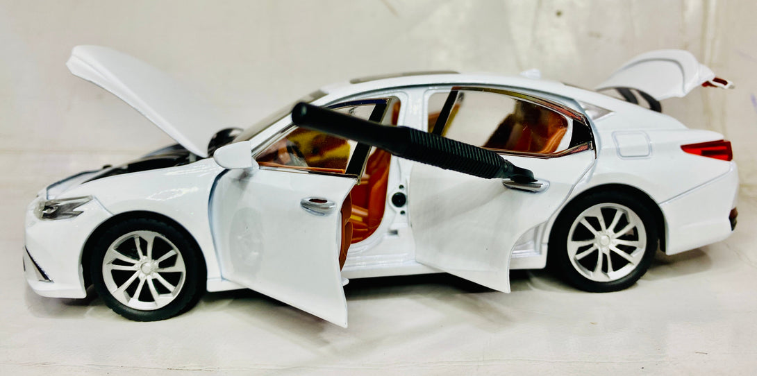 1:24 Toyota Lexus Es300 Die Cast Metal Model Car with Light and Sound - Trendytoys