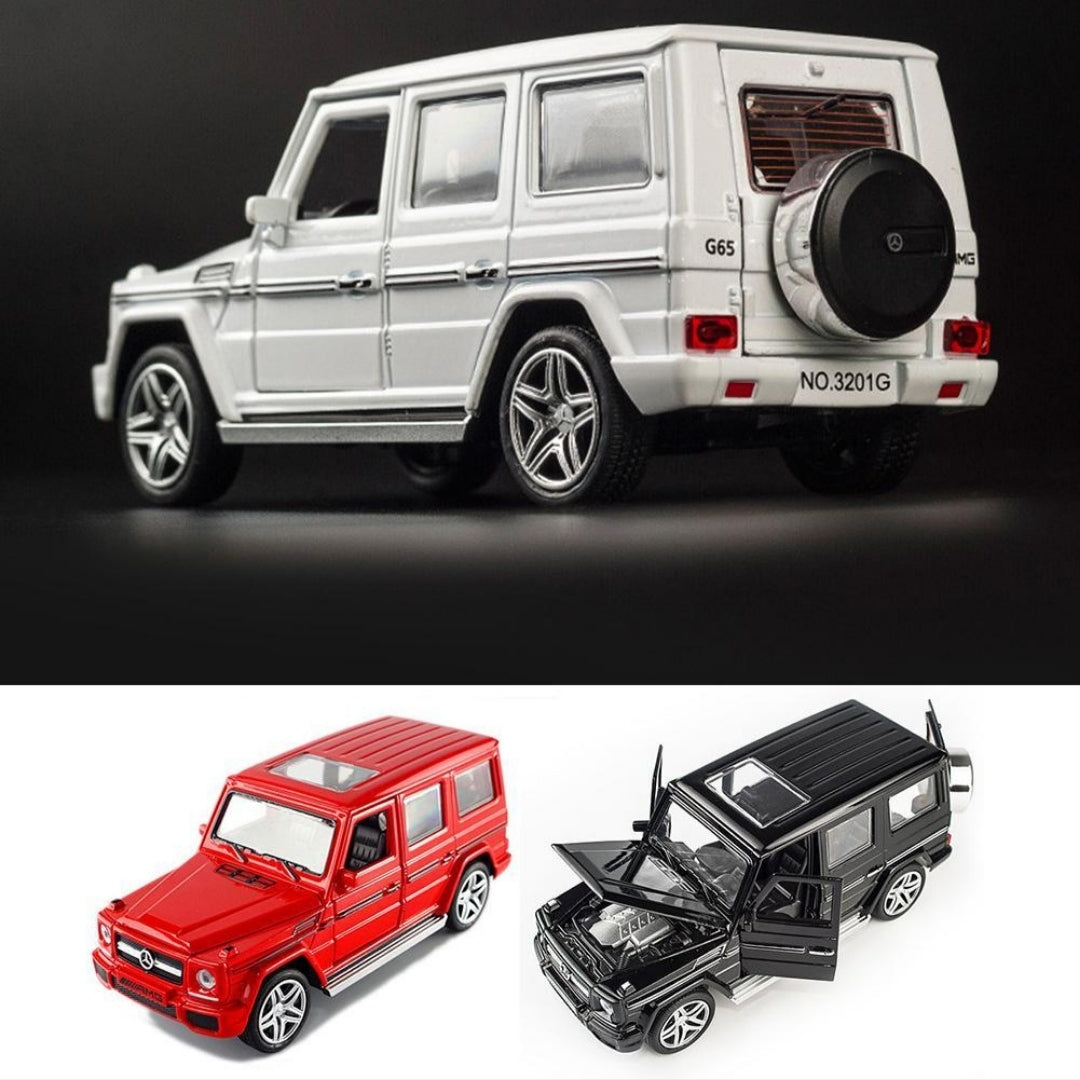 1:32 Mercedes G65 AMG  Luxury SUV Pull Back Car Model with Light (plastic)